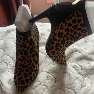 Adrienne Vittadini Leopard print calfskin boots